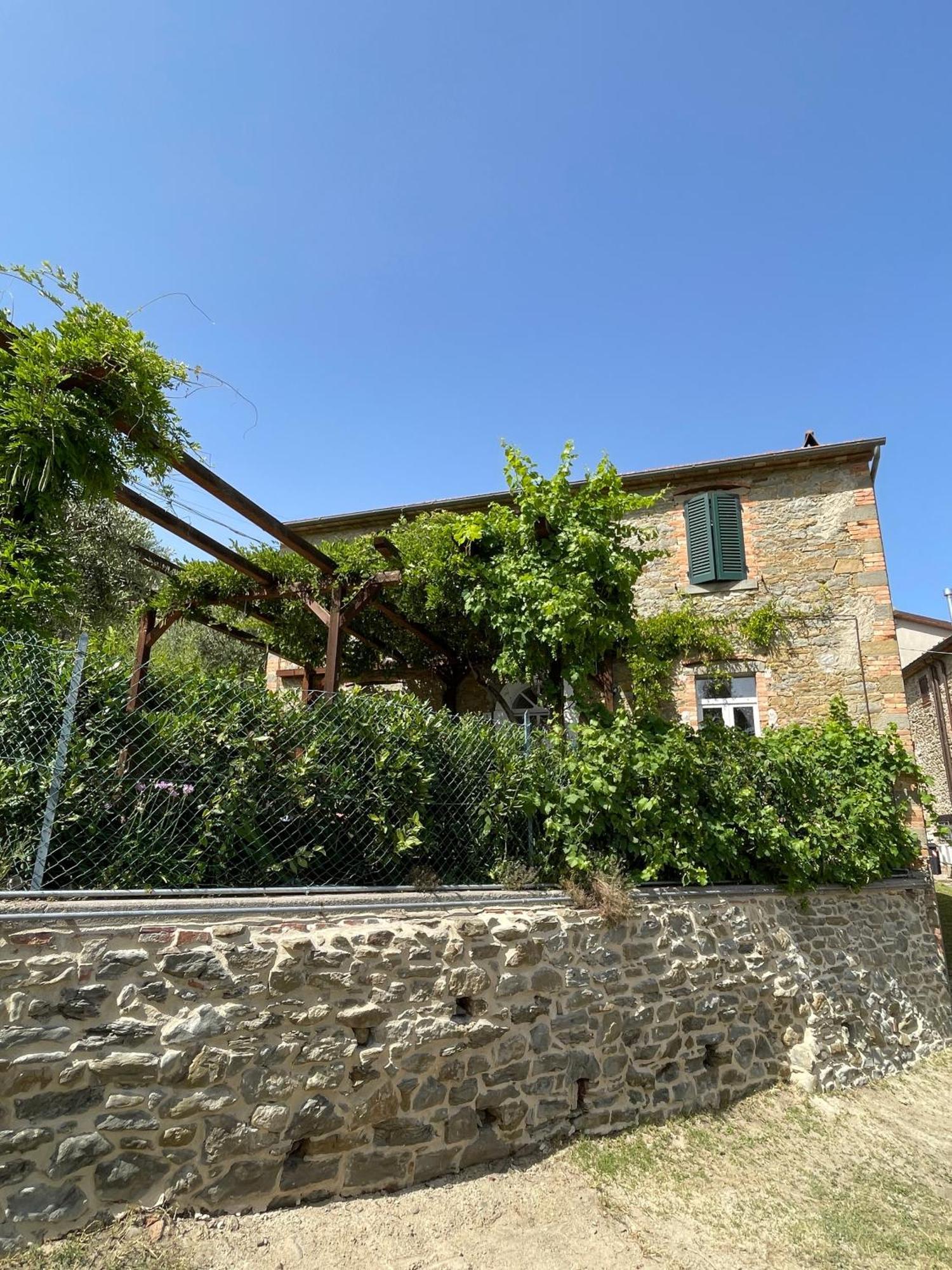 Private Stone Cottage With Starlink & Lake View Tuoro sul Trasimeno Exterior photo